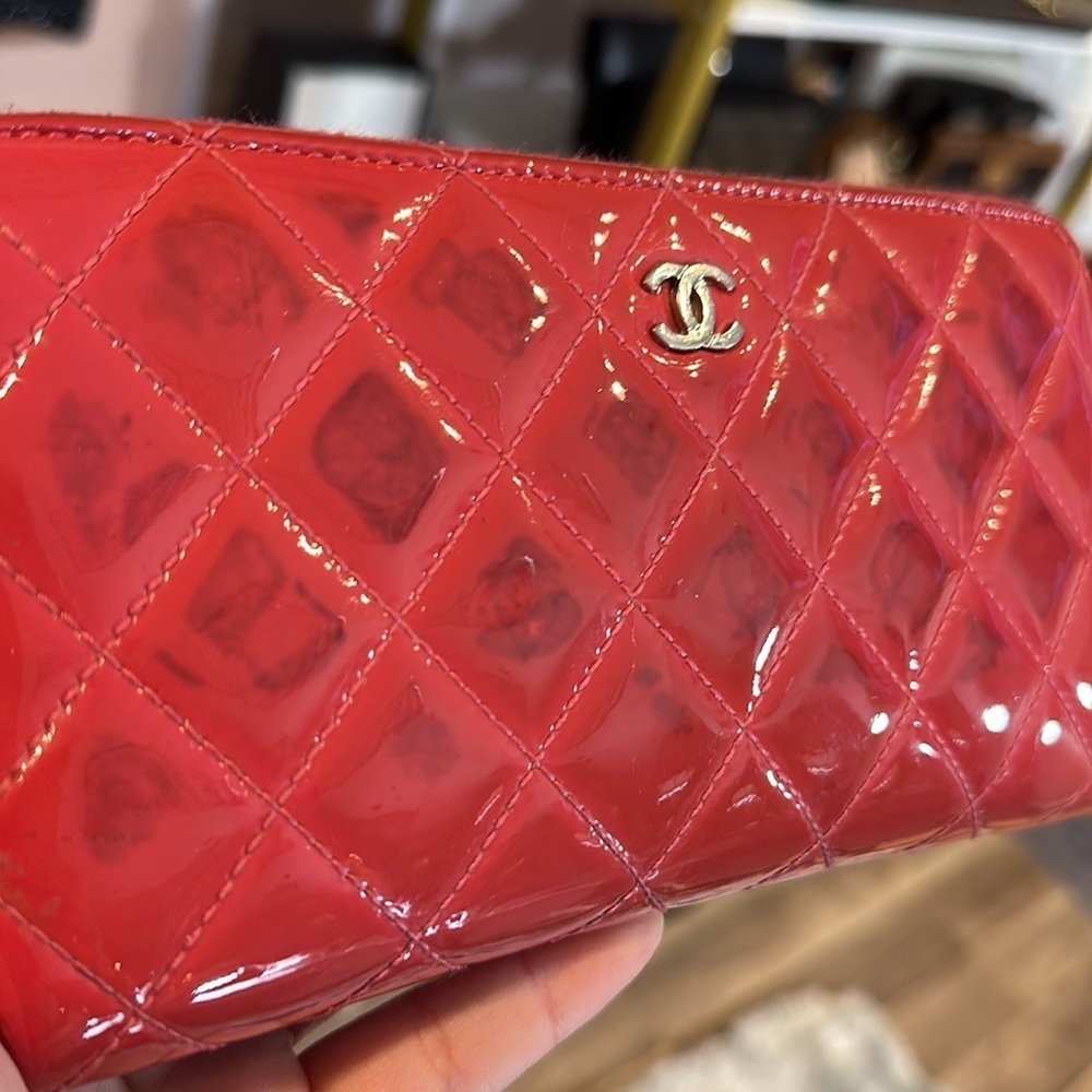 CHANEL - Auth. Hot Pink Quilted Patent Leather Long Zippy Classic Wallet Guc - Picture 10 of 14